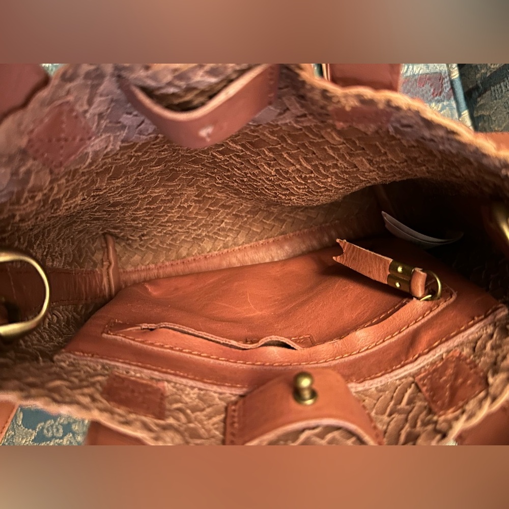 Madewell Small Transport Crossbody: Woven Leather Edition - Picture 3 of 4